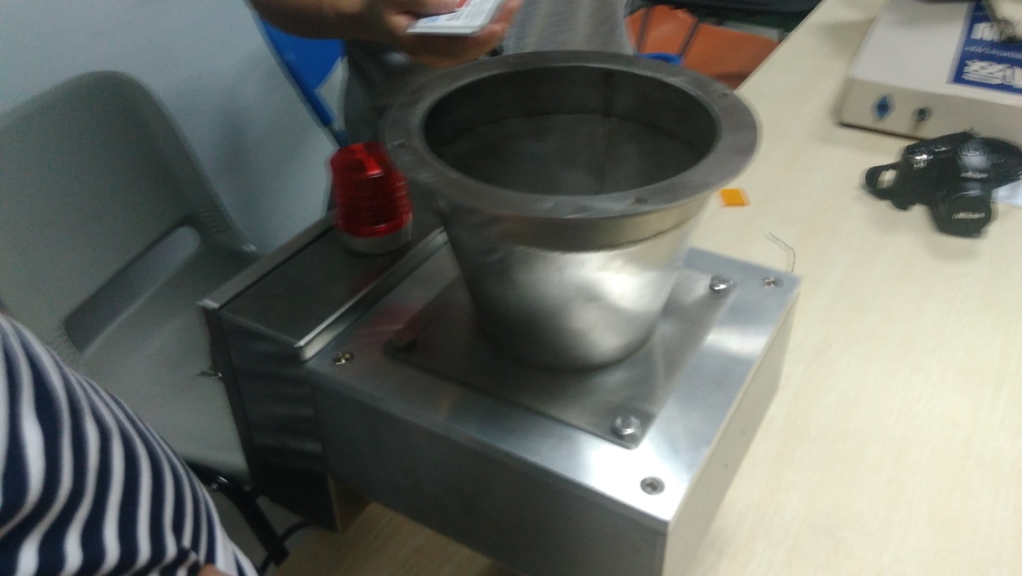 Automatic Metal Separation Equipment Vertical Free Fall Type For Food Industrial